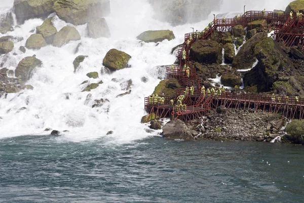 Schöner Hintergrund mit dem erstaunlichen Niagara-Wasserfall auf unserer Seite — Stockfoto