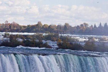 İnanılmaz güçlü Niagara Şelalesi ile güzel görüntü