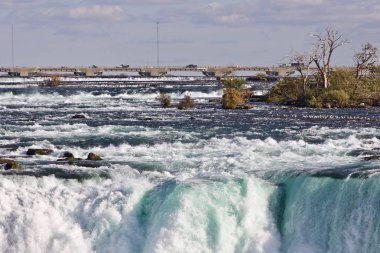 İnanılmaz güçlü Niagara Şelalesi ile güzel görüntü