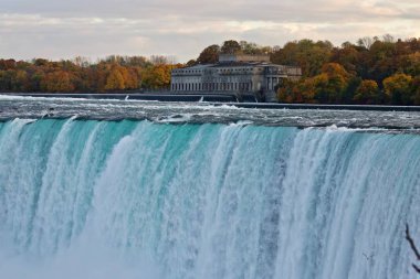 İnanılmaz güçlü Niagara Şelalesi ile güzel görüntü