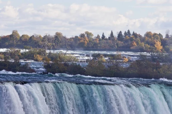 Vacker bild med fantastiska kraftfulla Niagara vattenfall — Stockfoto