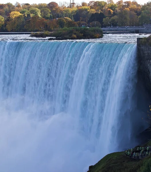 İnanılmaz güçlü Niagara Şelalesi ile güzel görüntü