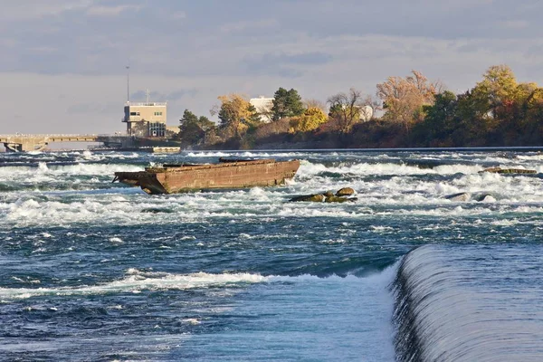 Krásný obrázek s úžasnou mocné řece Niagara — Stock fotografie