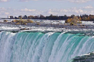 İnanılmaz güçlü Niagara Şelalesi güzel izole fotoğraf