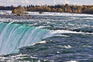 İnanılmaz güçlü Niagara Şelalesi ile güzel görüntü