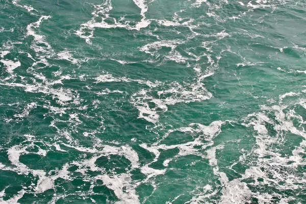 Красиві ізольованих малюнок з водою біля дивовижні Ніагара-Фолс — стокове фото