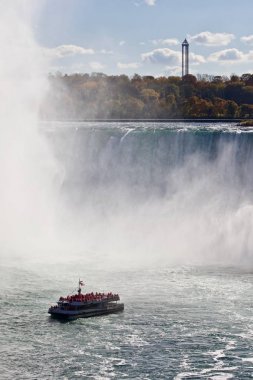 Şaşırtıcı Niagara Şelalesi güzel fotoğraf ve bir gemi