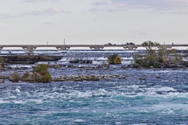 Krásné fotky z úžasné mocné řece Niagara — Stock fotografie