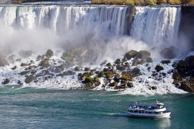 Şaşırtıcı Niagara Şelalesi güzel fotoğraf ve bir gemi