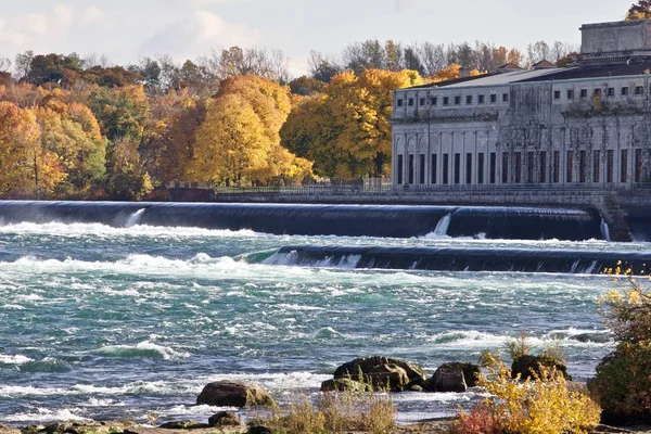 Krásný obrázek s úžasnou mocné řece Niagara — Stock fotografie