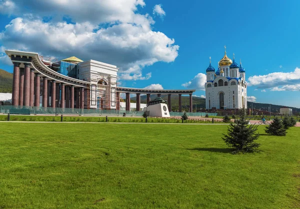 Cattedrale di Sakhalin con cupole — Foto Stock