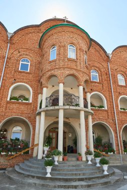 St. Anne'in rahibe manastırı, Annina'dan dağ yerdir