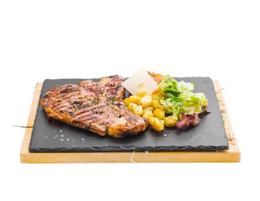 Patates ve Yeşiller ile gemide biftek