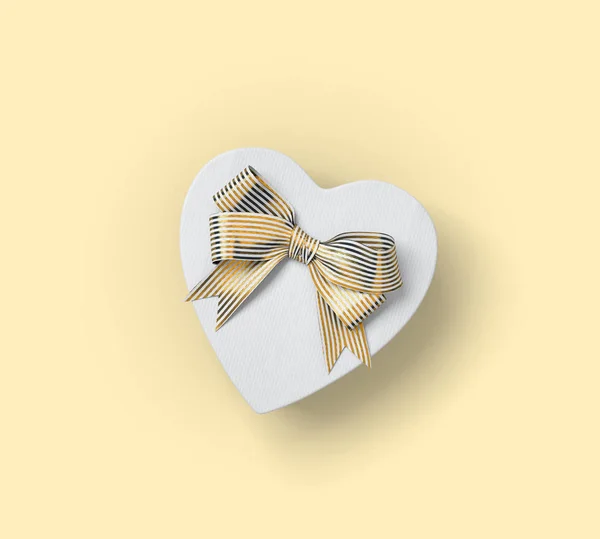 Boîte cadeau en forme de coeur avec arc — Photo
