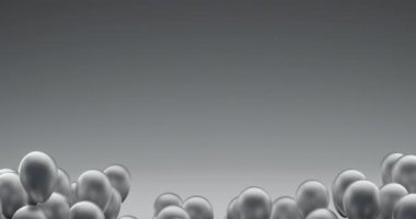 Balonlar havalanır ve yavaşça donar.