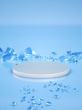 Etrafında cam kırıkları olan gümüş kaide.