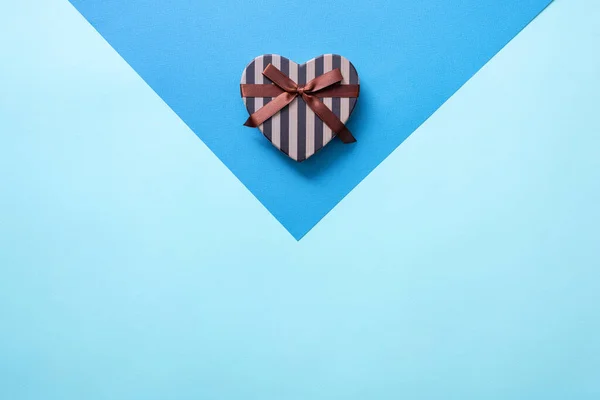 Heart shaped Valentines Day gift box, flat lay — Stock Photo, Image