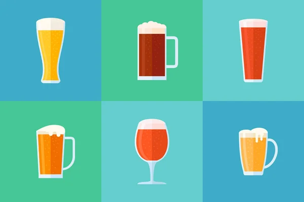 Conjunto de vasos de cerveza de estilo plano iconos. Diferentes tipos de cerveza. Ilustración vectorial . — Vector de stock