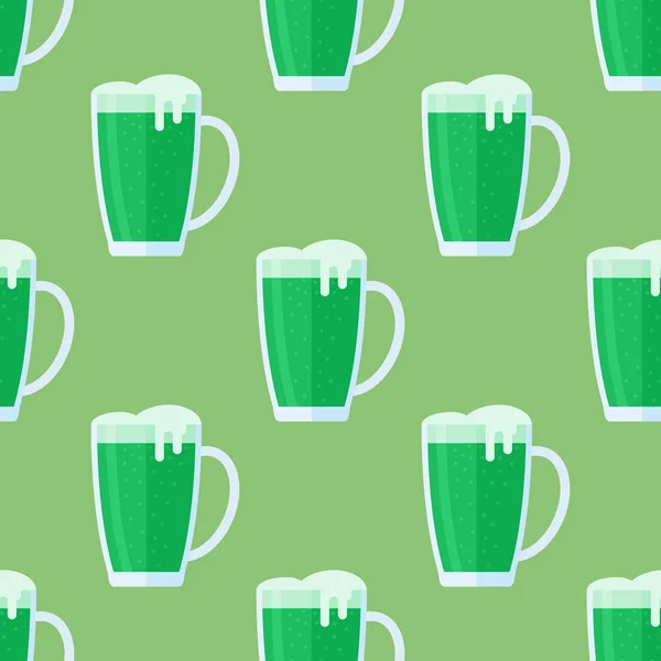 Patrón sin costuras con taza de cerveza verde — Vector de stock