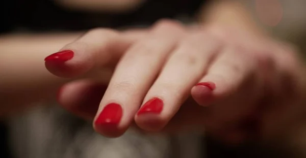 Krásné Ženské Ruce Manikúra Prsty Žíly Elegantní — Stock fotografie