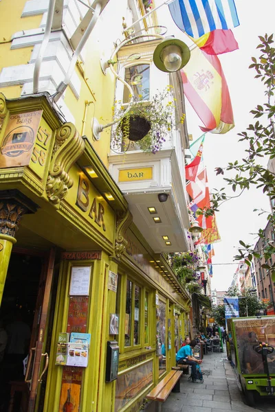 The Oliver St John Gogarty pub on Temple Bar in the city centre, Dublin City, República da Irlanda — Fotografia de Stock