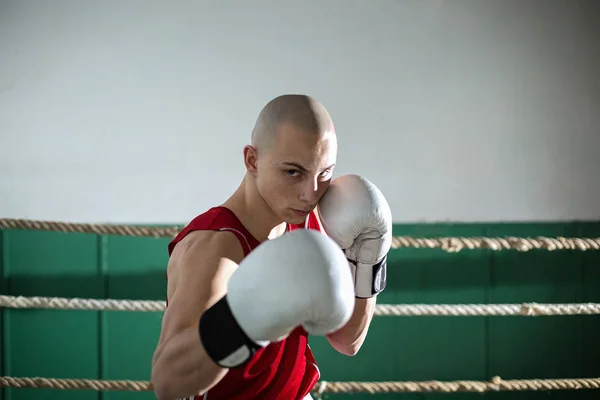 Boxeador en el ring — Foto de Stock