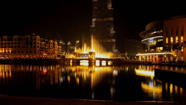 Fuente de Dubai por la noche — Foto de Stock