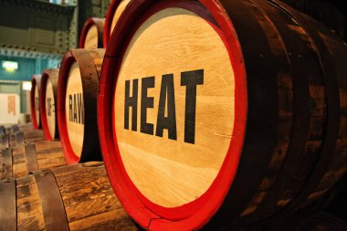 Guinness Storehouse bira de ambarmış sergilenen varil