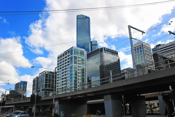 Vista de un Distrito Central de Negocios, William Street, Melbourne Victoria, Australia — Foto de Stock