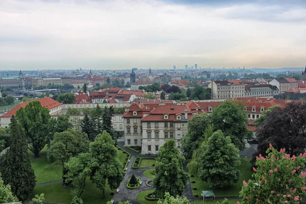 Vista del centro de Praga al atardecer, República Checa — Foto de Stock