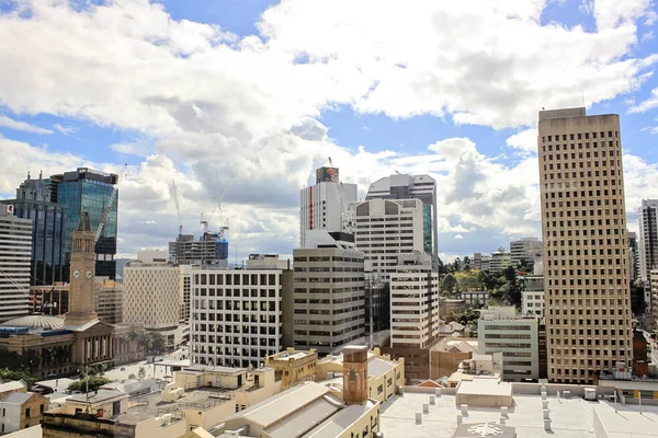 Vista sobre los edificios del centro de la ciudad en Brisbane, Australia, 25 de agosto de 2011 — Foto de Stock