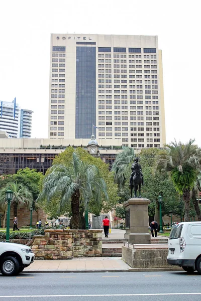 Vista de un hotel en Brisbane, Australia, 25 de agosto de 2011 — Foto de Stock