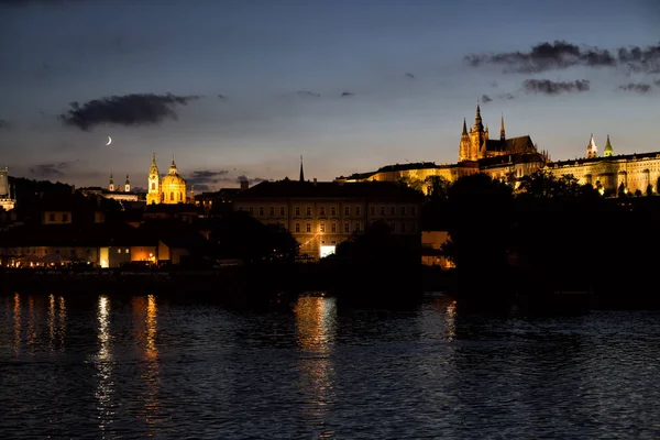 Gamla staden Prag på natten — Stockfoto