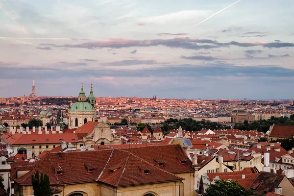 Vista del centro de Praga al atardecer, República Checa — Foto de Stock