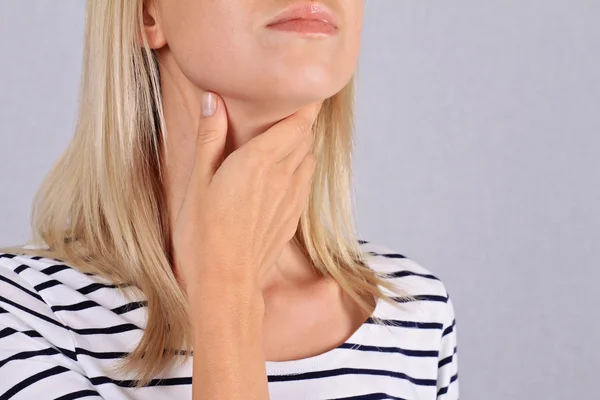 Kadın tiroid bezi kontrol — Stok fotoğraf