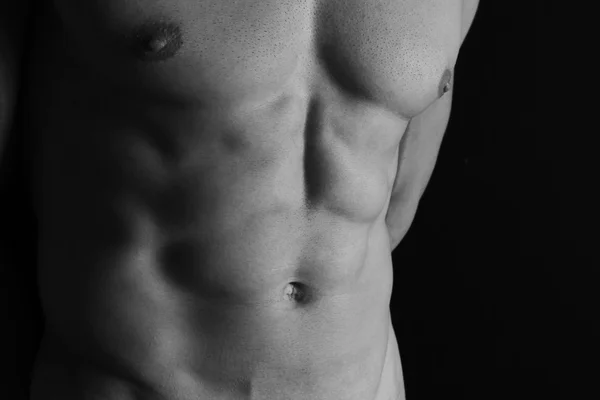 Corpo muscular forte do homem atlético, tronco, remoção de cabelo e seis abdominais de pacote de perto, espaço de cópia — Fotografia de Stock