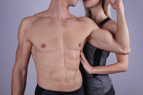 En forme, couple fitness. Épilation au laser pour hommes et femmes. Traitement d'épilation . — Photo