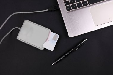 Belge kimlik kartı sayısal elektronik sertifikalı imza ile imzalama
