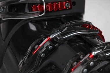 Kayak çizme, kış sezonu için hazırlanıyor. Kış spor ve aktiviteleri kavramı arka plan.