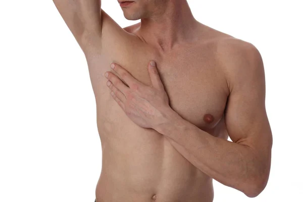 Bliska mięśni męski tors, klatce piersiowej i pod pachami usuwania włosów. Mężczyzna, woskowanie — Zdjęcie stockowe