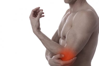 Spor yaralanma, dirsek ağrısı olan adam. Ağrı Rölyef kavramı üzerinde beyaz izole.