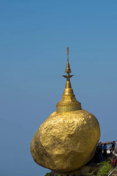 Kyaikhtiyo, Golden Rock, Мьянма — стоковое фото