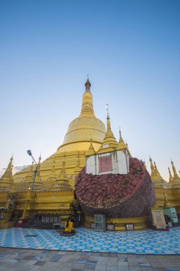 Shwemawdaw Pagoda, Bago, Myanmar