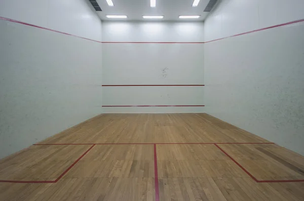 squash room without people