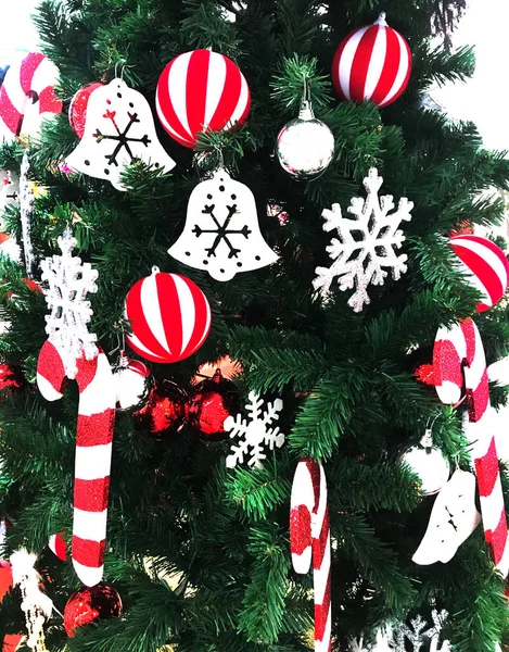 Christmas Tree Decorate Balls Ornaments — Stock Photo, Image