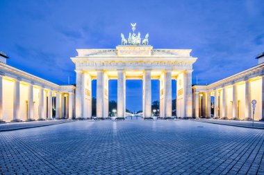 Brandenburg Kapısı, Berlin Almanya geceleri