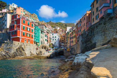 Cinque Terre, İtalya için beş ünlü köy Riomaggiore