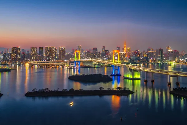 Vista do horizonte da cidade de Tóquio em Odaiba-Tóquio, Japão — Fotografia de Stock