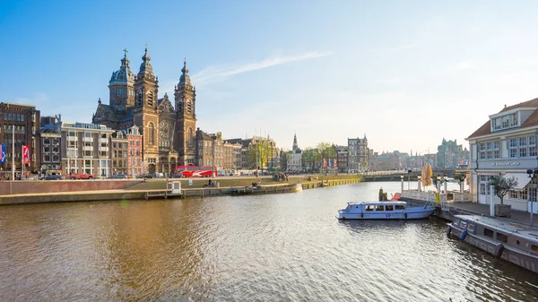 Vista de Ámsterdam ciudad en Holanda —  Fotos de Stock