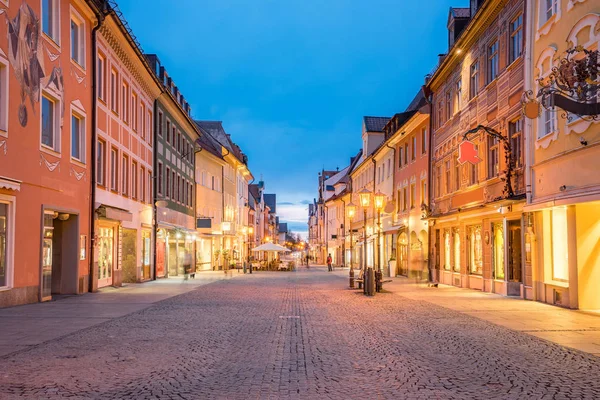 Nacht der Füssener Stadt in Bayern — Stockfoto